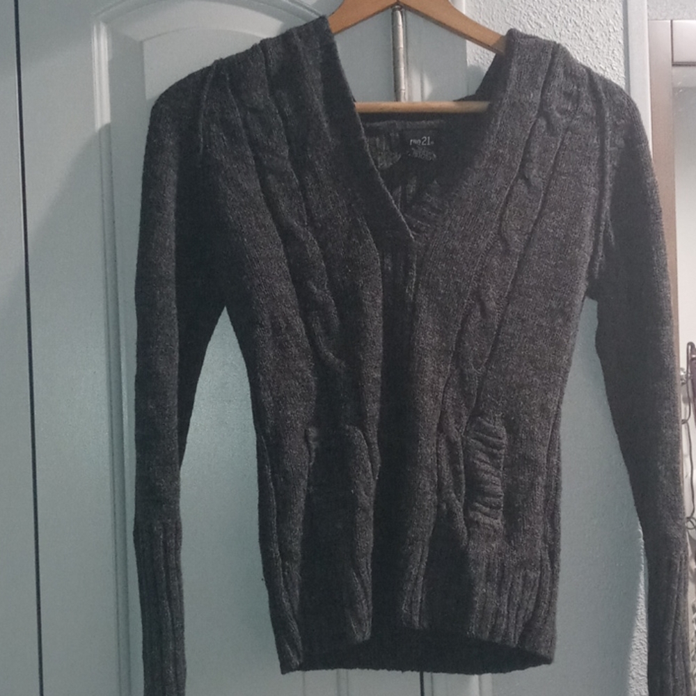 Clothes - Picture 14 of 16